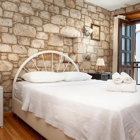 Ξενοδοχείο Flores 3*