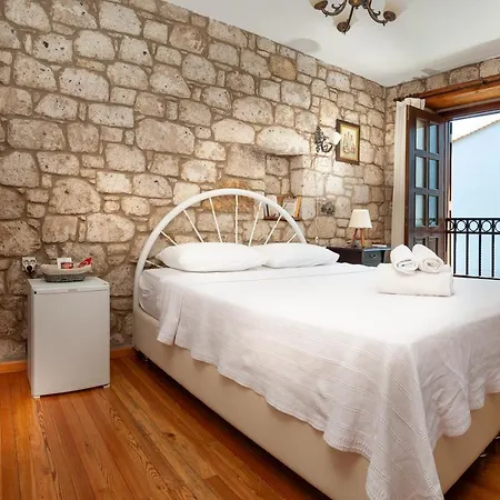 Ξενοδοχείο Flores 3*