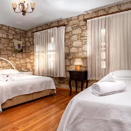 Flores Ξενοδοχείο 3*