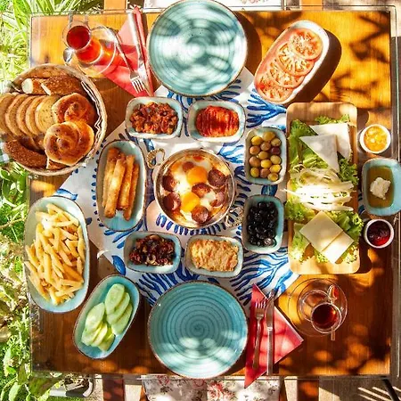 Flores 3* Алачати